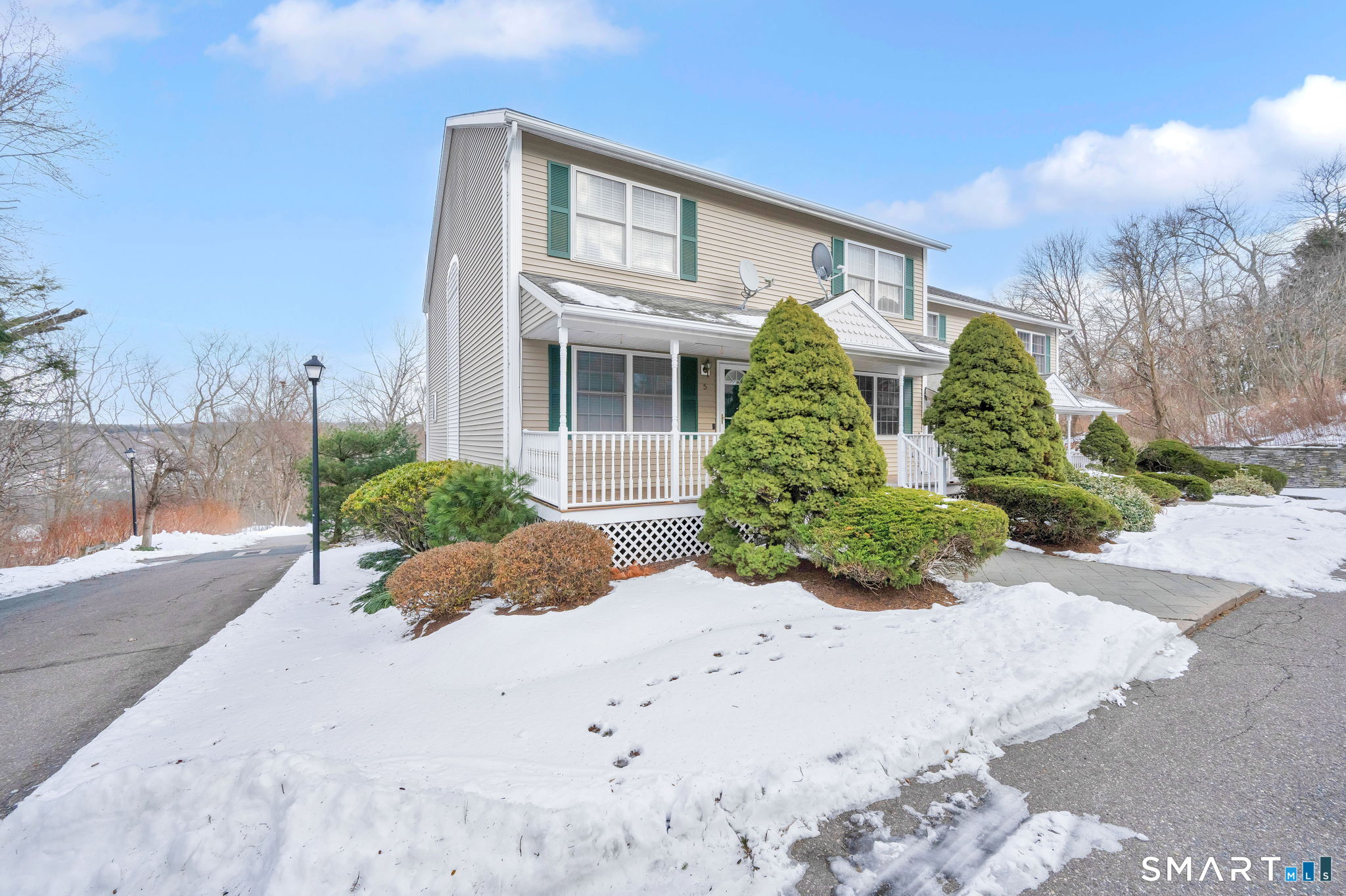 39 Coram Road APT 5