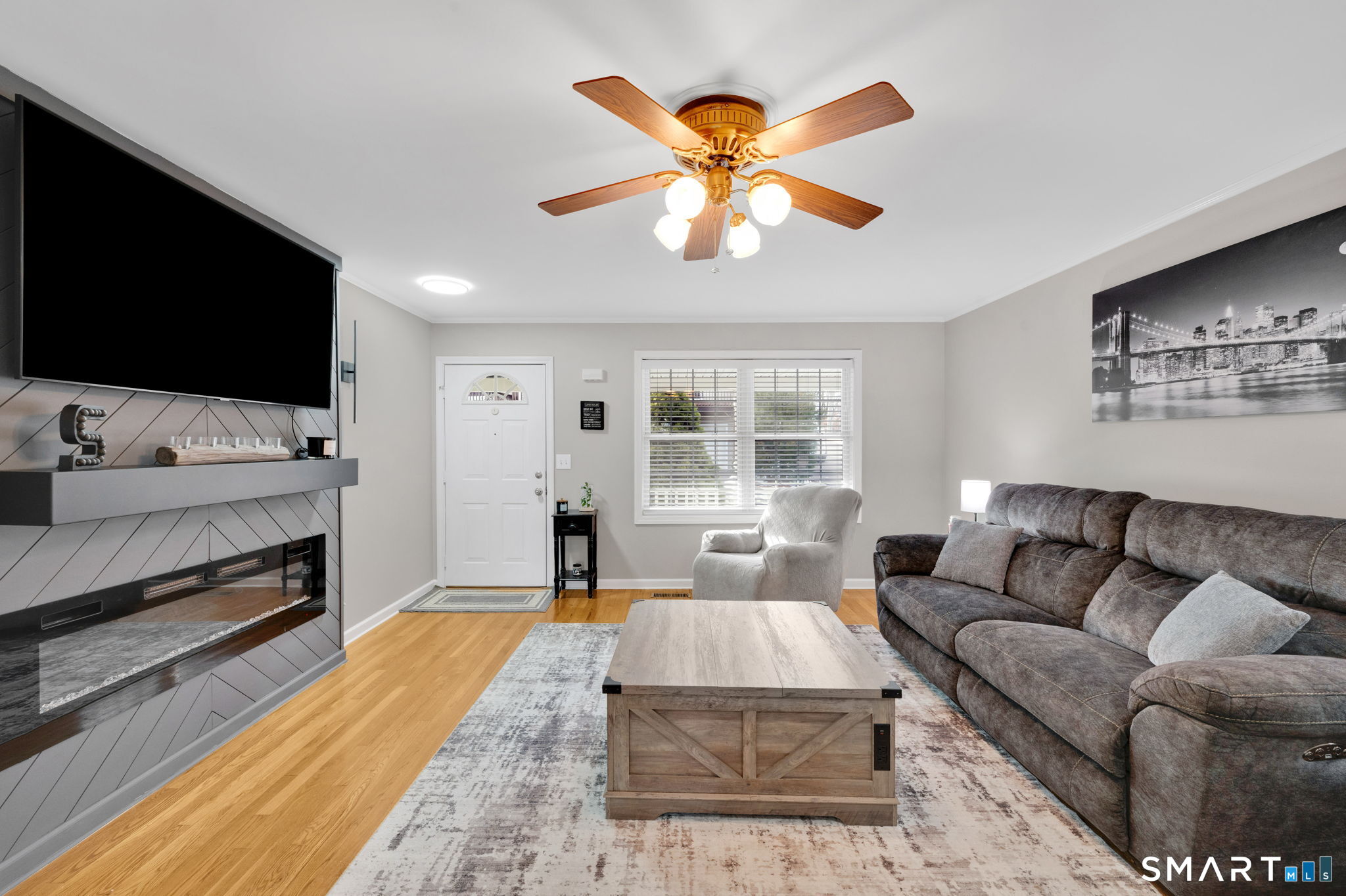 39 Coram Road APT 5
