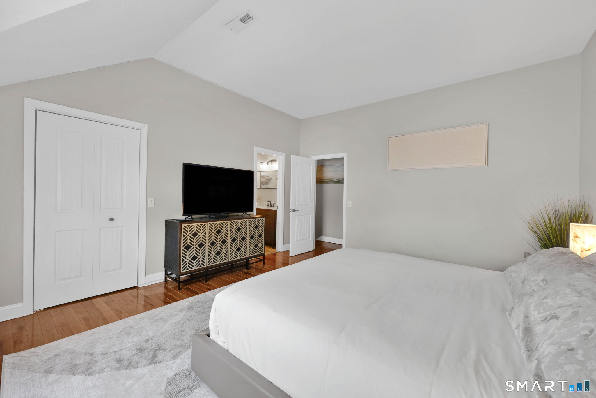 3200 Madison Avenue 20