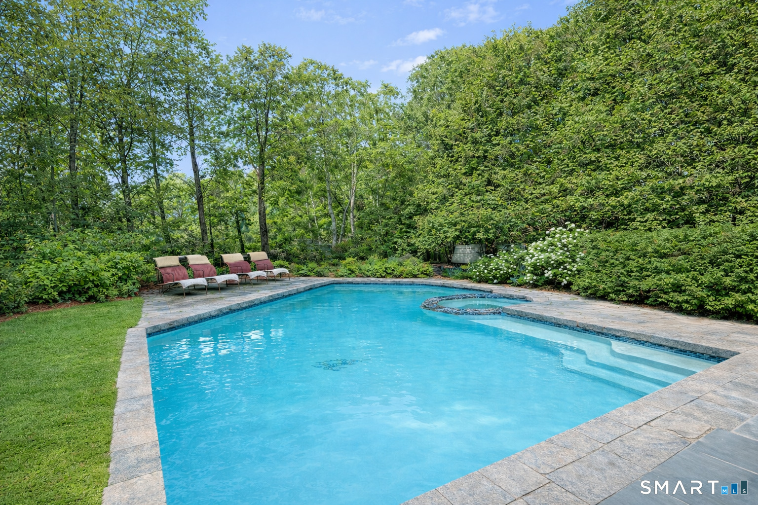 53 Singing Oaks Drive