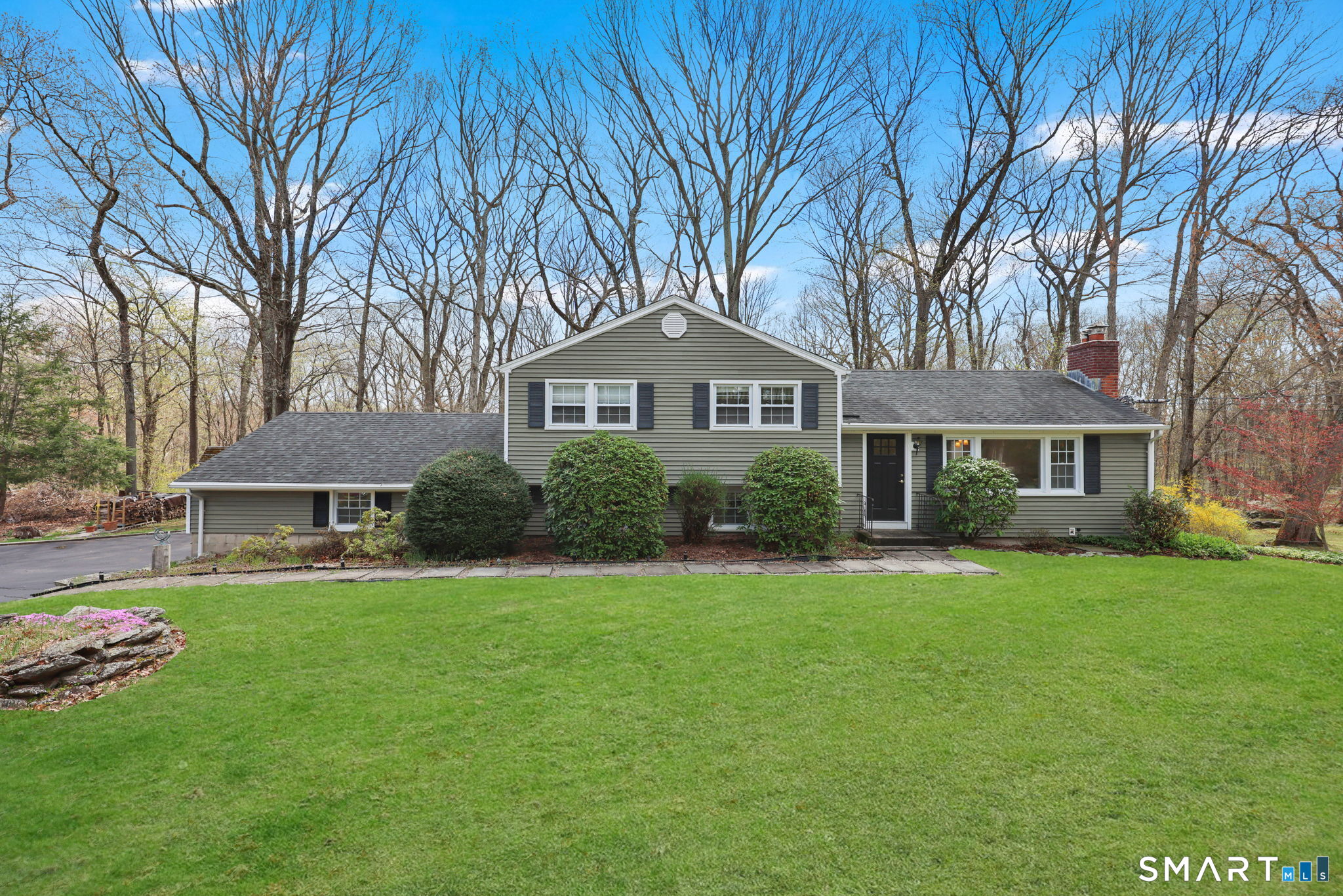 115 Williamsburg Drive
