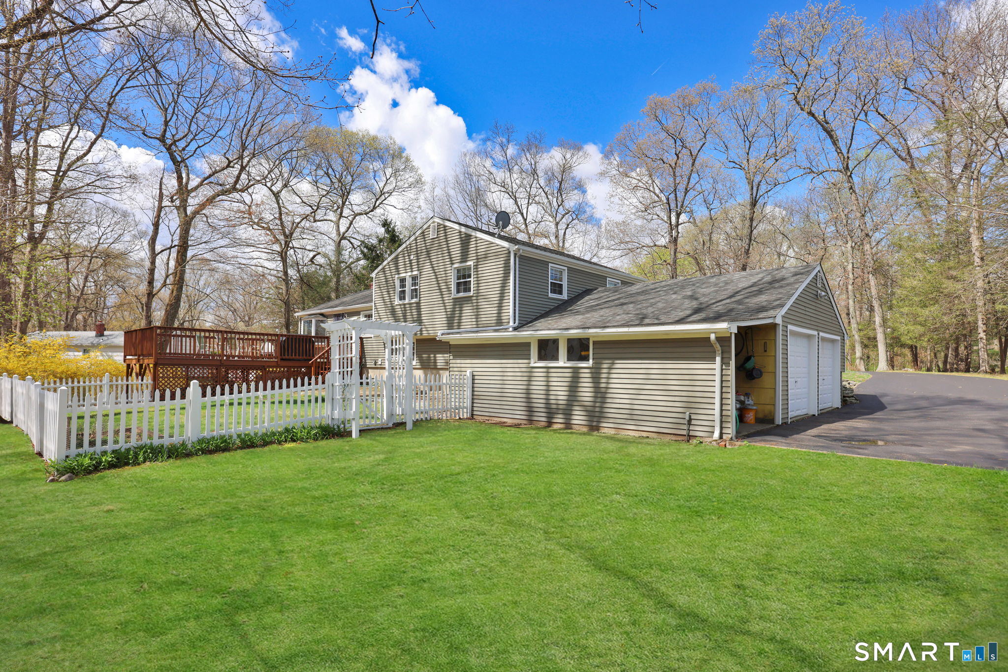 115 Williamsburg Drive