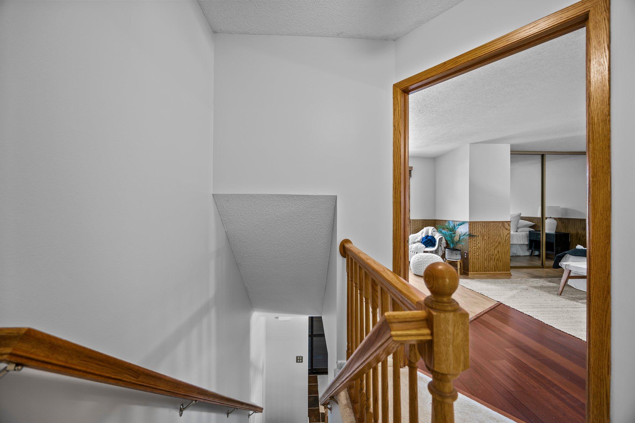 4433 Cedar Lake Road S