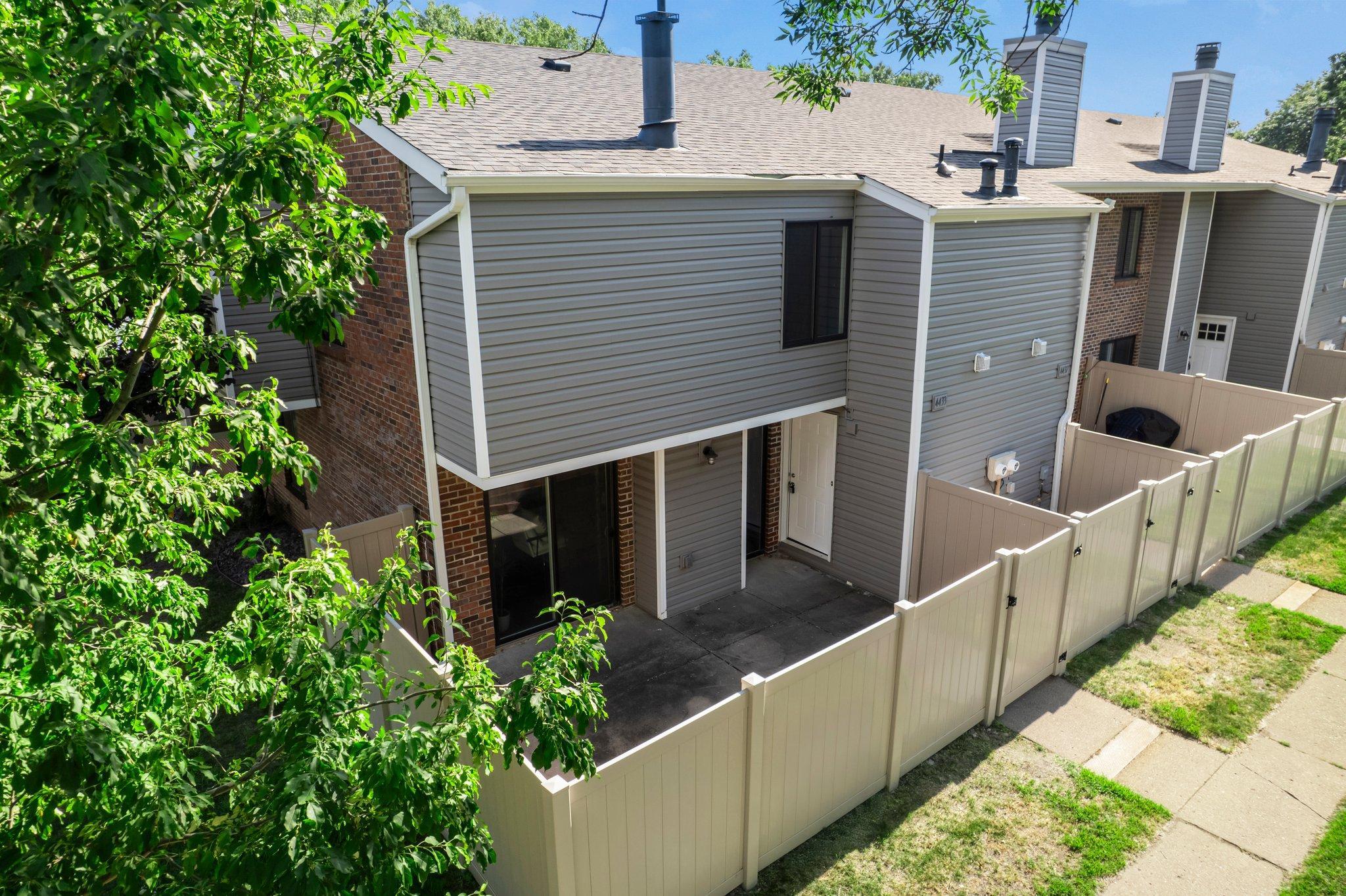 4433 Cedar Lake Road S