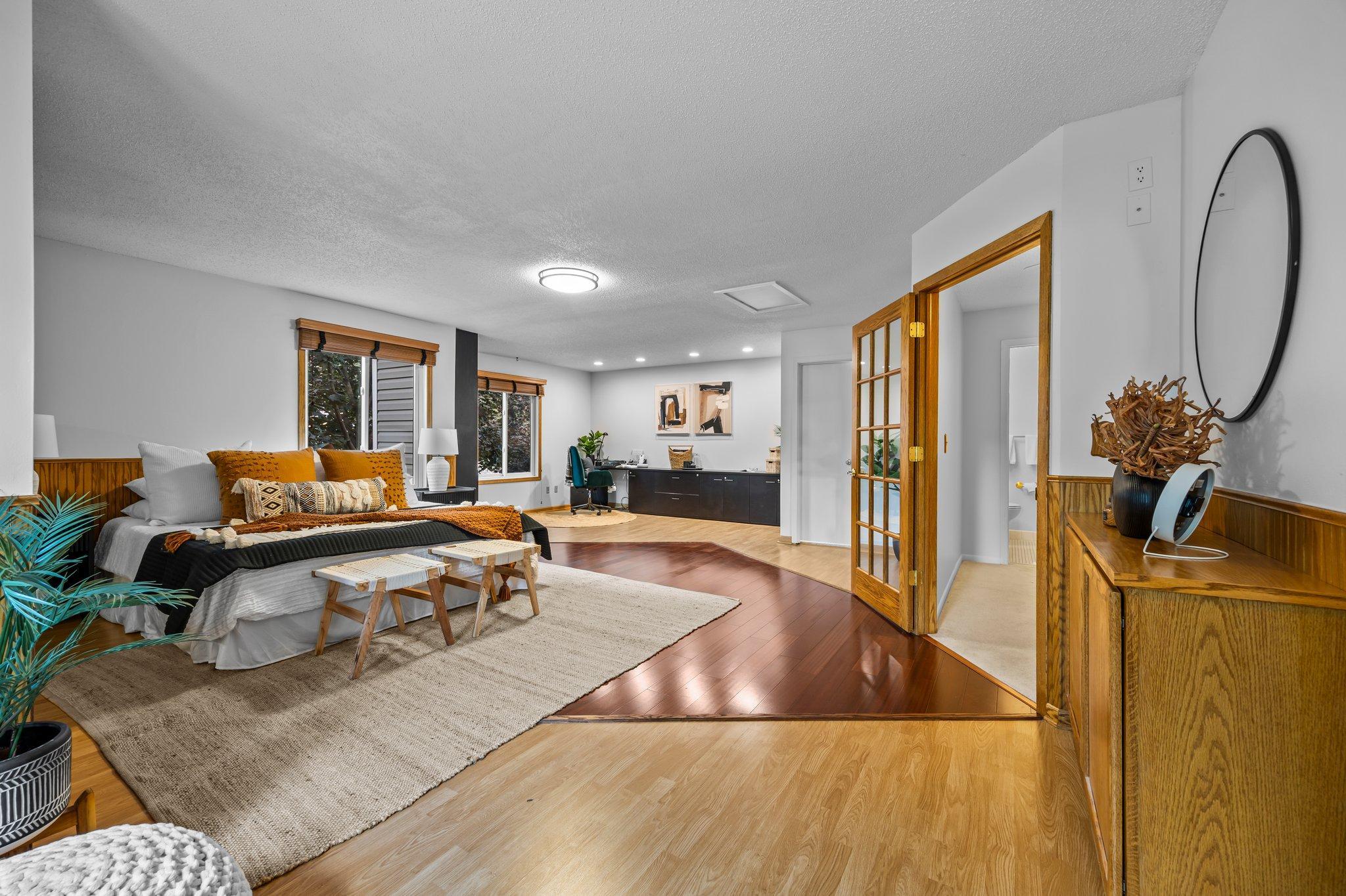 4433 Cedar Lake Road S