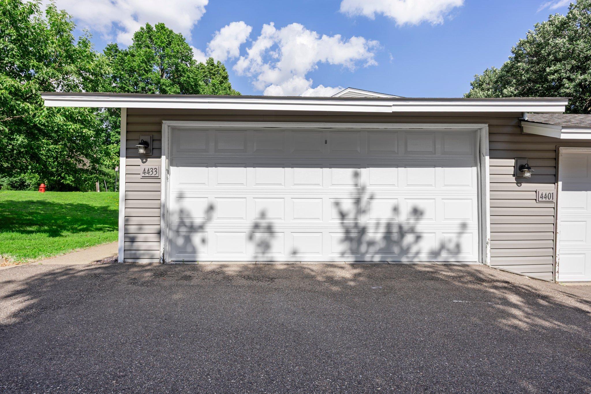 4433 Cedar Lake Road S