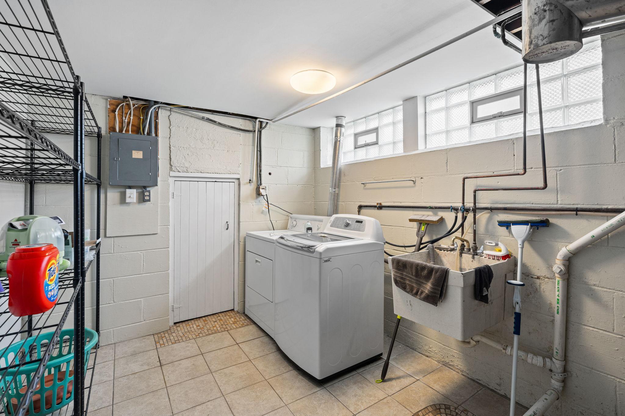 1829 Edgewood Avenue S