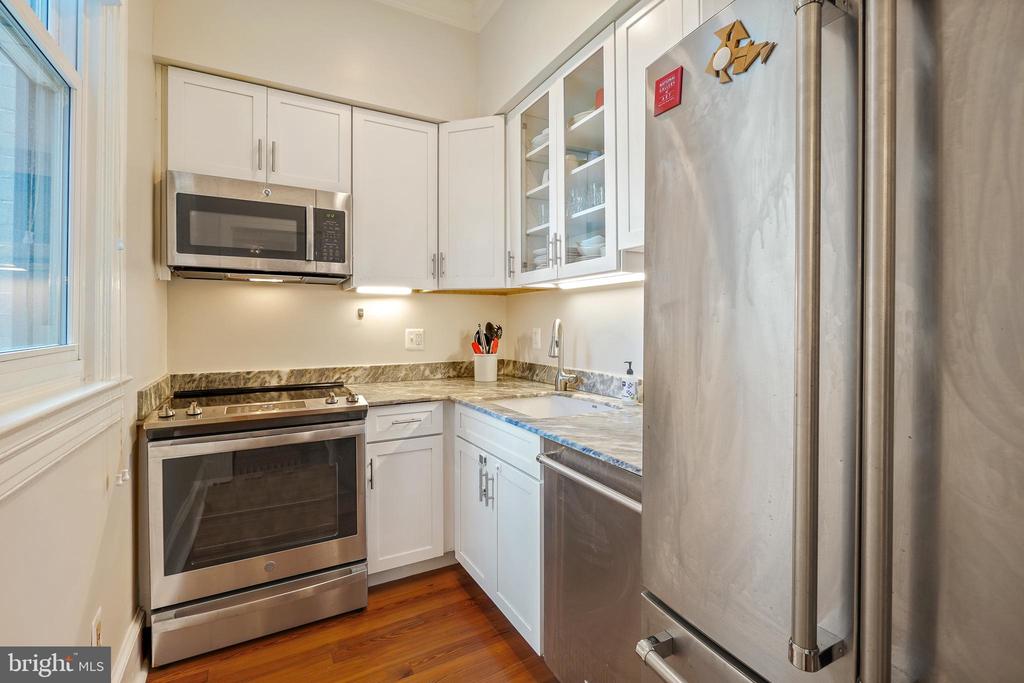520 E STREET NE 105
