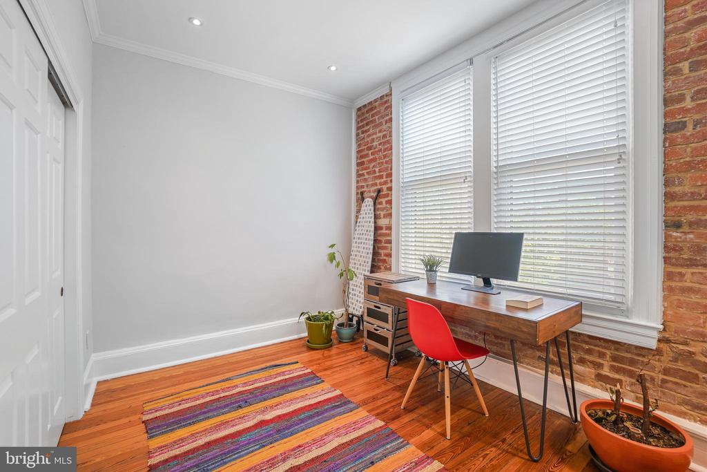 520 E STREET NE 105