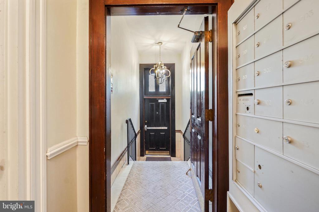 520 E STREET NE 105
