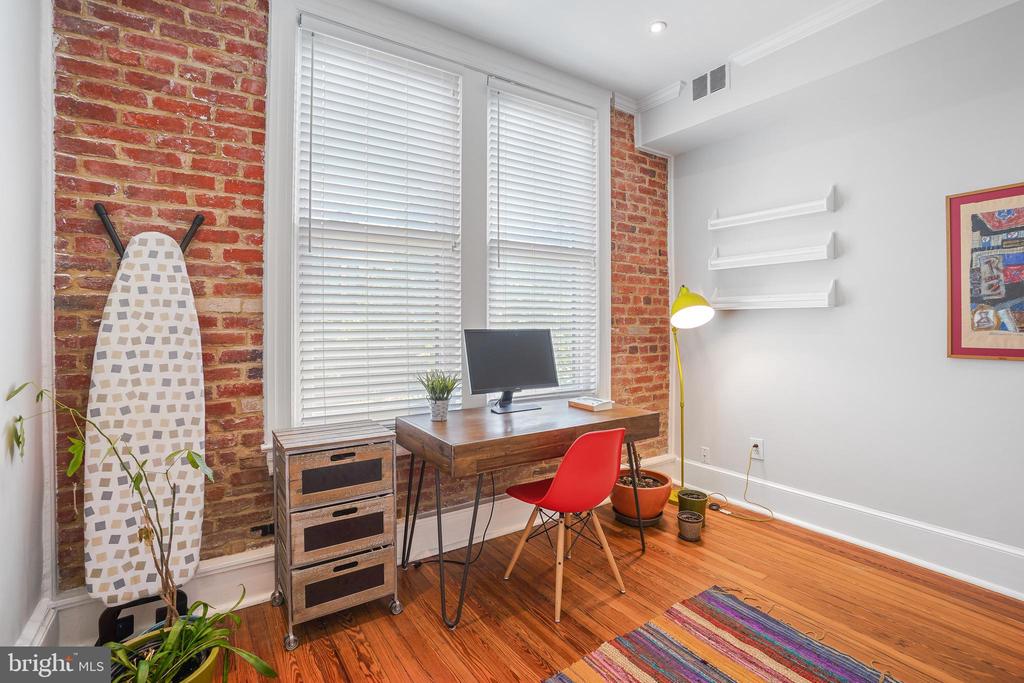 520 E STREET NE 105
