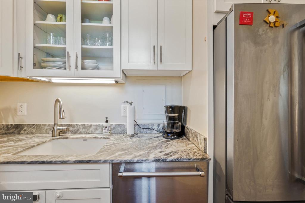 520 E STREET NE 105