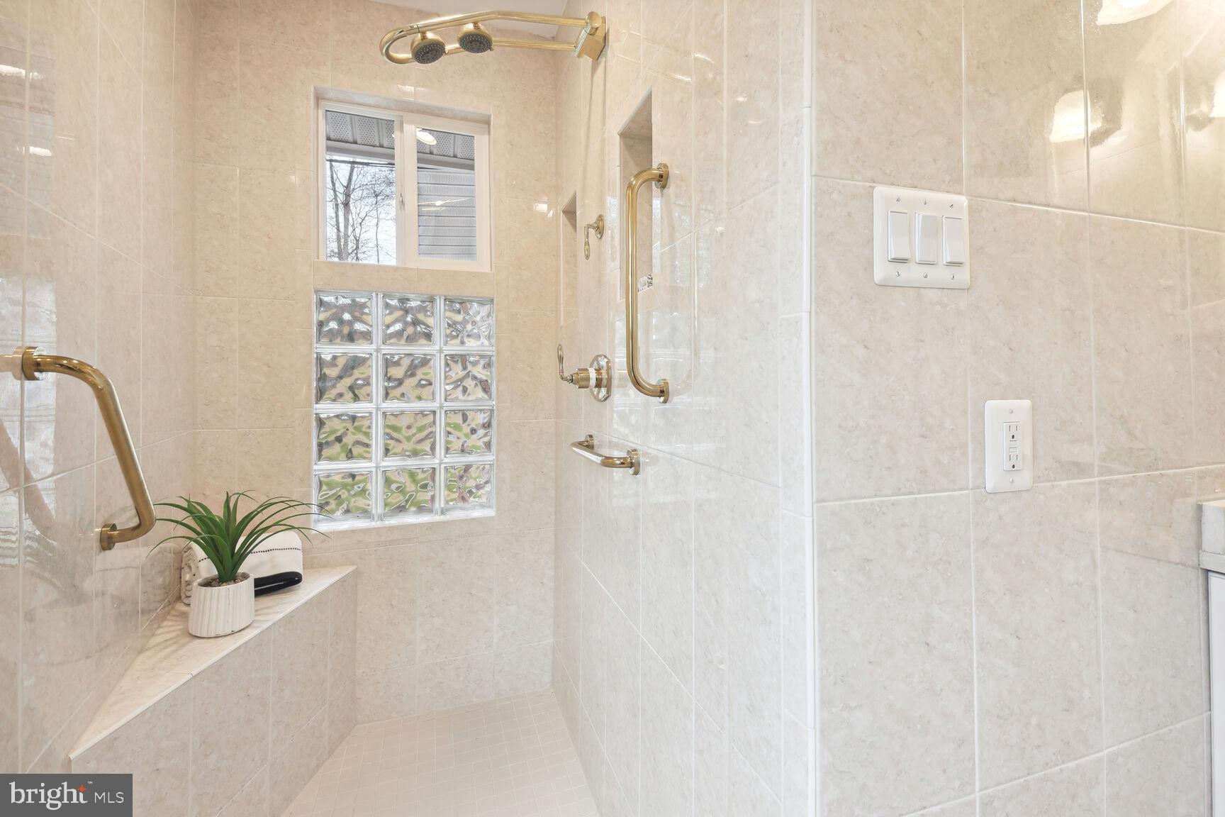 11504 STONEWOOD LANE