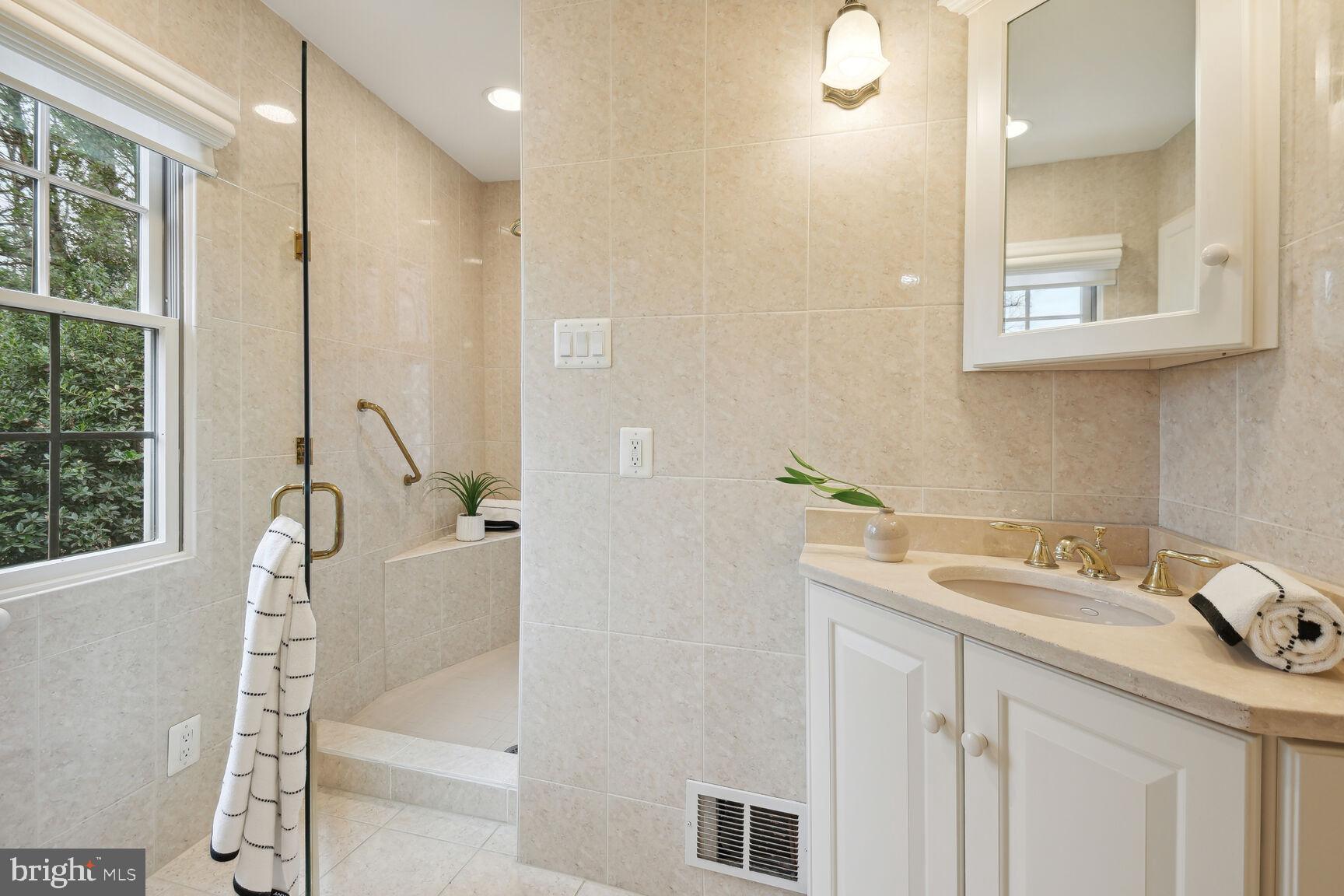 11504 STONEWOOD LANE