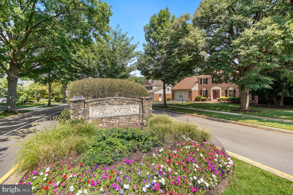 1101 FALLSMEAD WAY