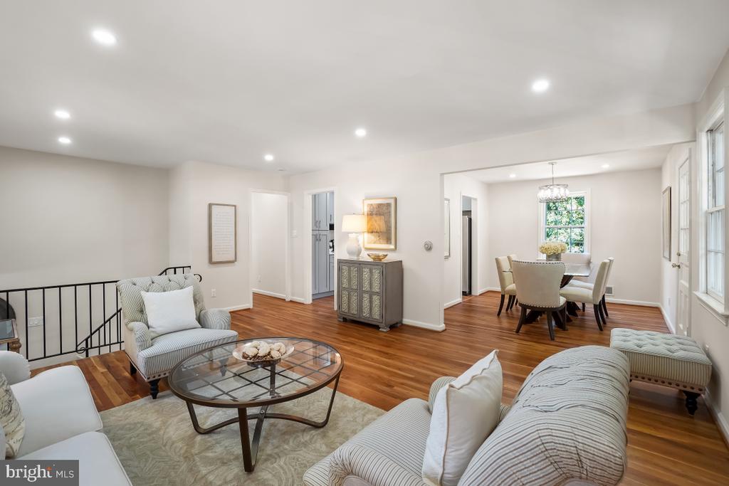 618 BLOSSOM DRIVE