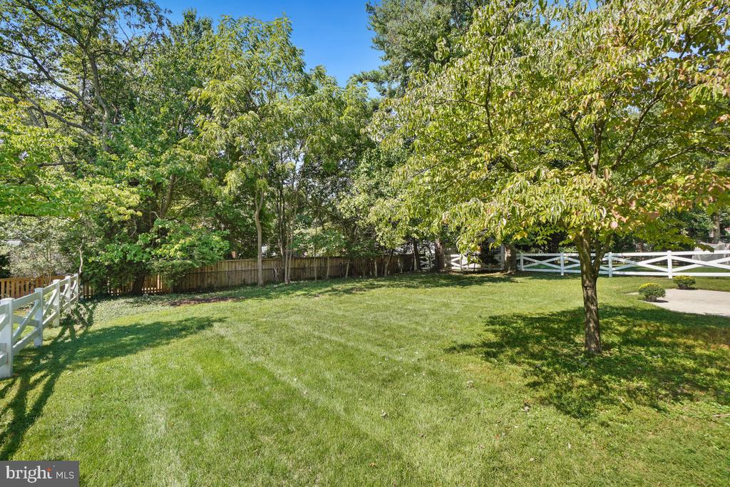 618 BLOSSOM DRIVE