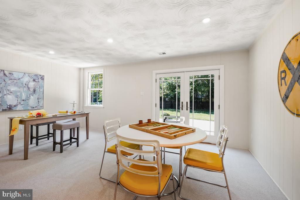 618 BLOSSOM DRIVE