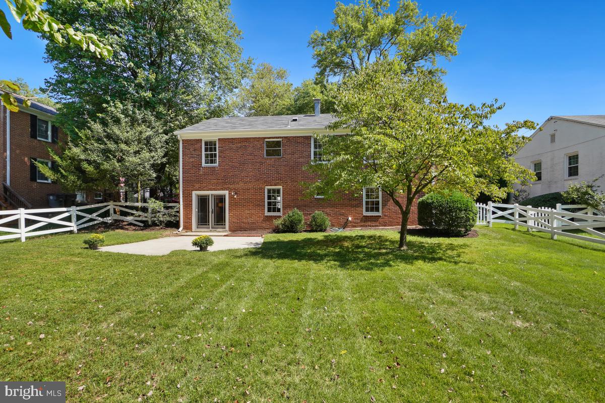 618 BLOSSOM DRIVE