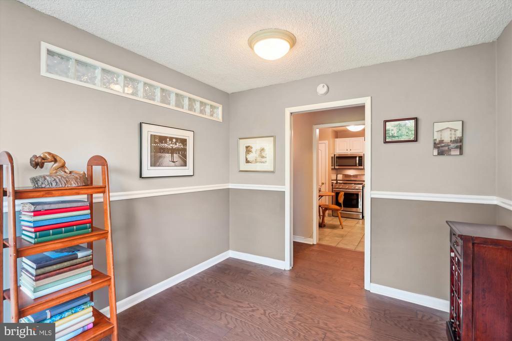 5225 POOKS HILL ROAD 609S