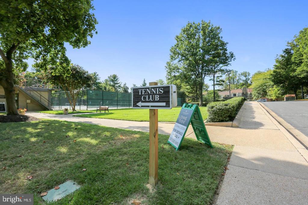 5225 POOKS HILL ROAD 609S