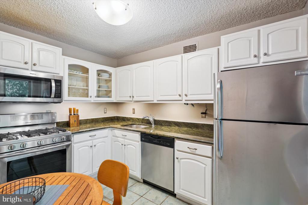 5225 POOKS HILL ROAD 609S