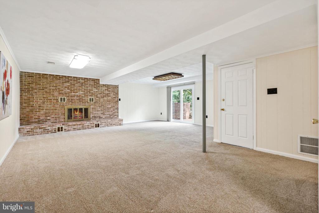 1626 MAYDALE DRIVE