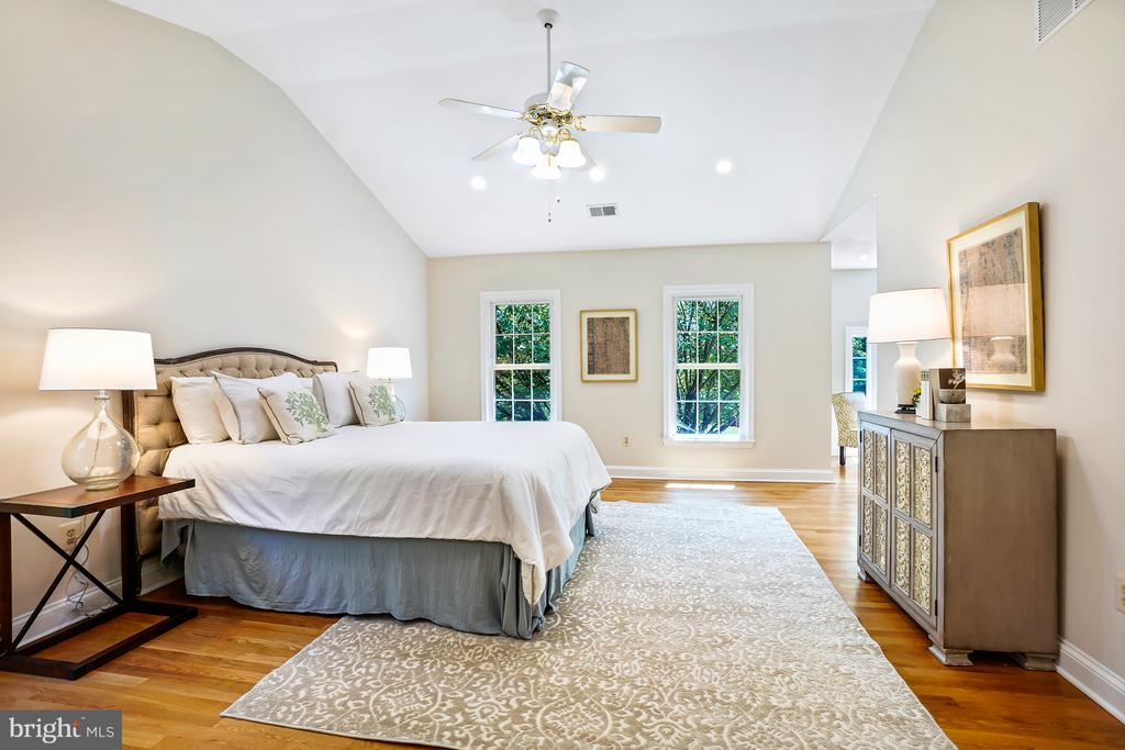 7009 CASHELL MANOR COURT