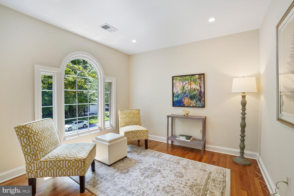 7009 CASHELL MANOR COURT