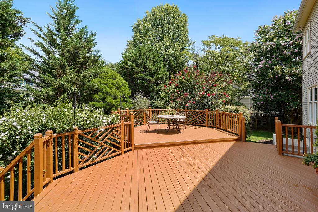 7009 CASHELL MANOR COURT
