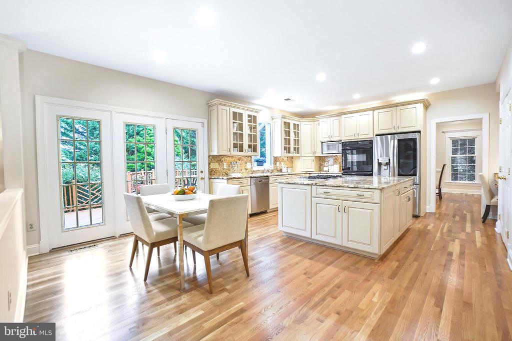7009 CASHELL MANOR COURT