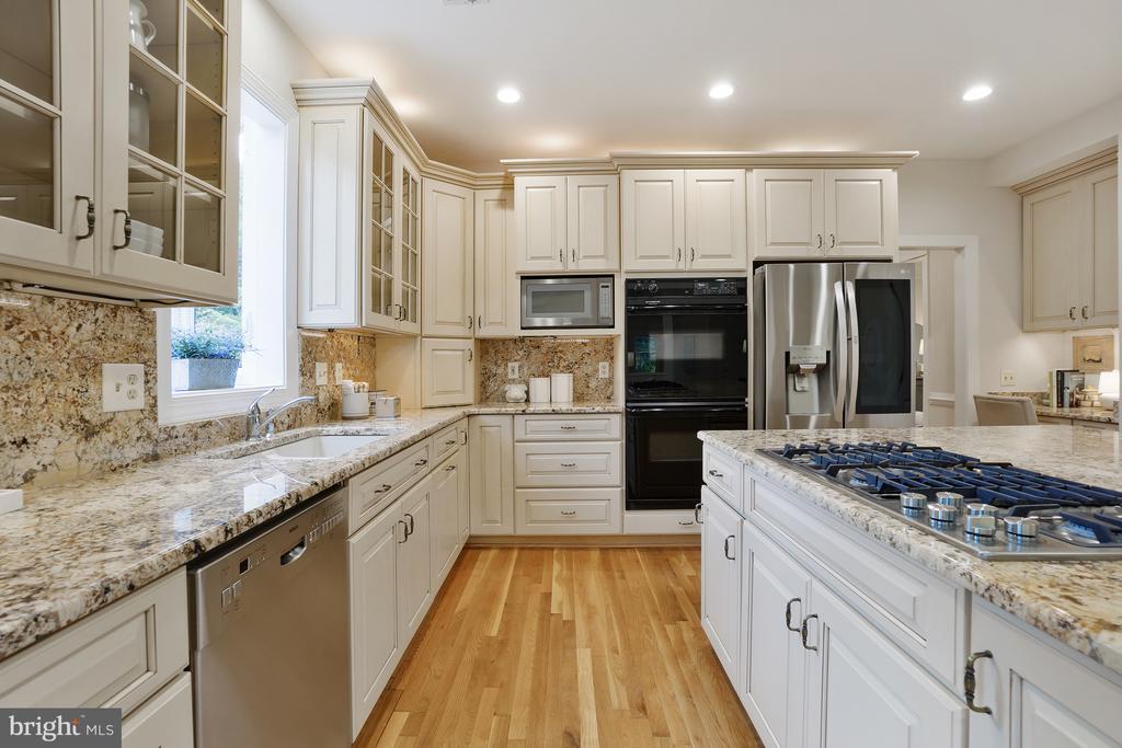 7009 CASHELL MANOR COURT