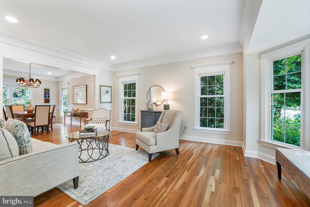 7009 CASHELL MANOR COURT