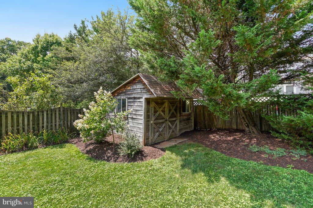 7009 CASHELL MANOR COURT