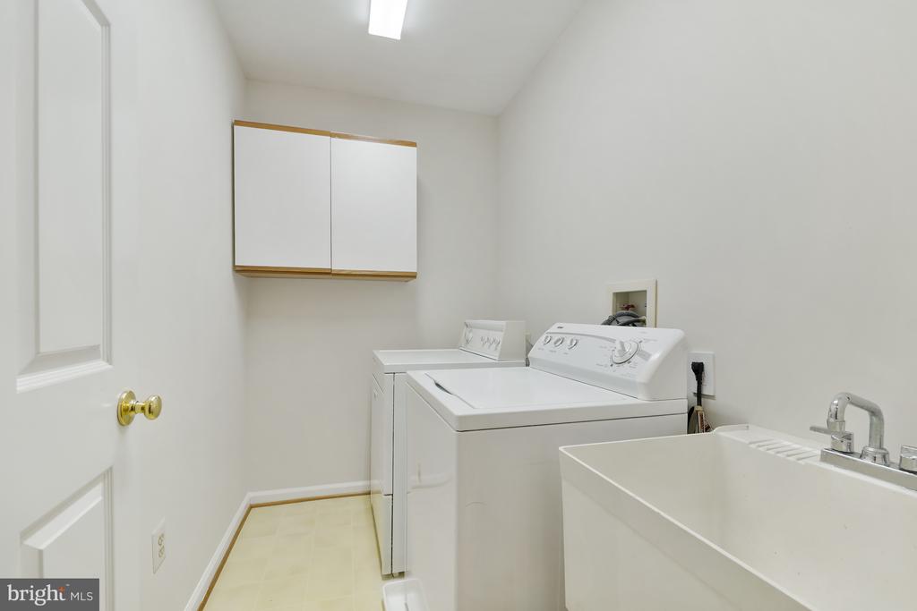 7009 CASHELL MANOR COURT