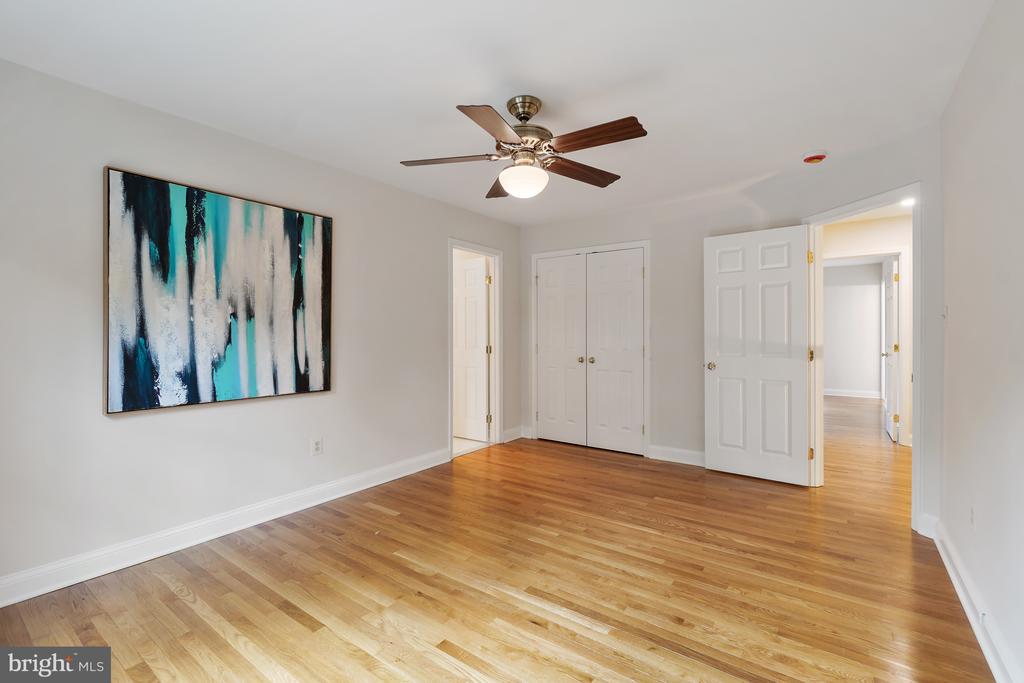 7009 CASHELL MANOR COURT