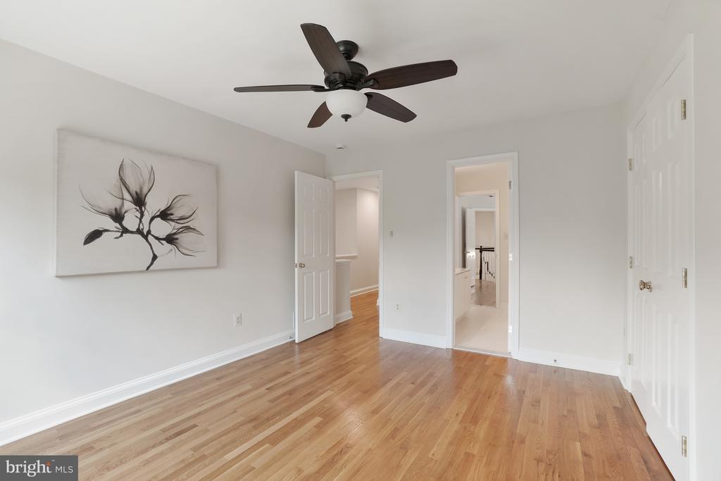 7009 CASHELL MANOR COURT
