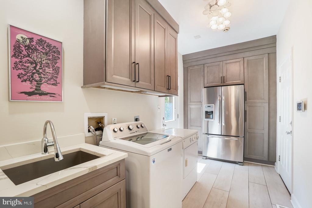 6700 BONAVENTURE COURT