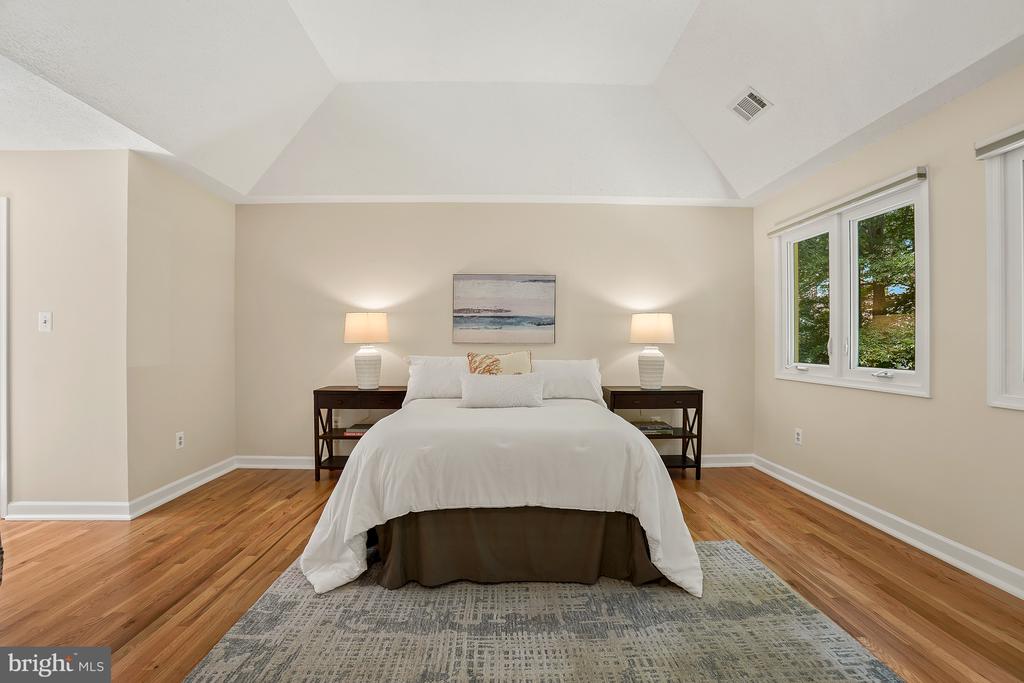 6700 BONAVENTURE COURT