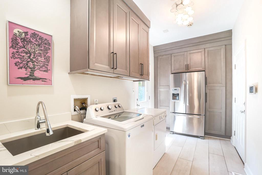 6700 BONAVENTURE COURT