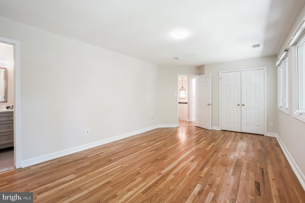 6700 BONAVENTURE COURT