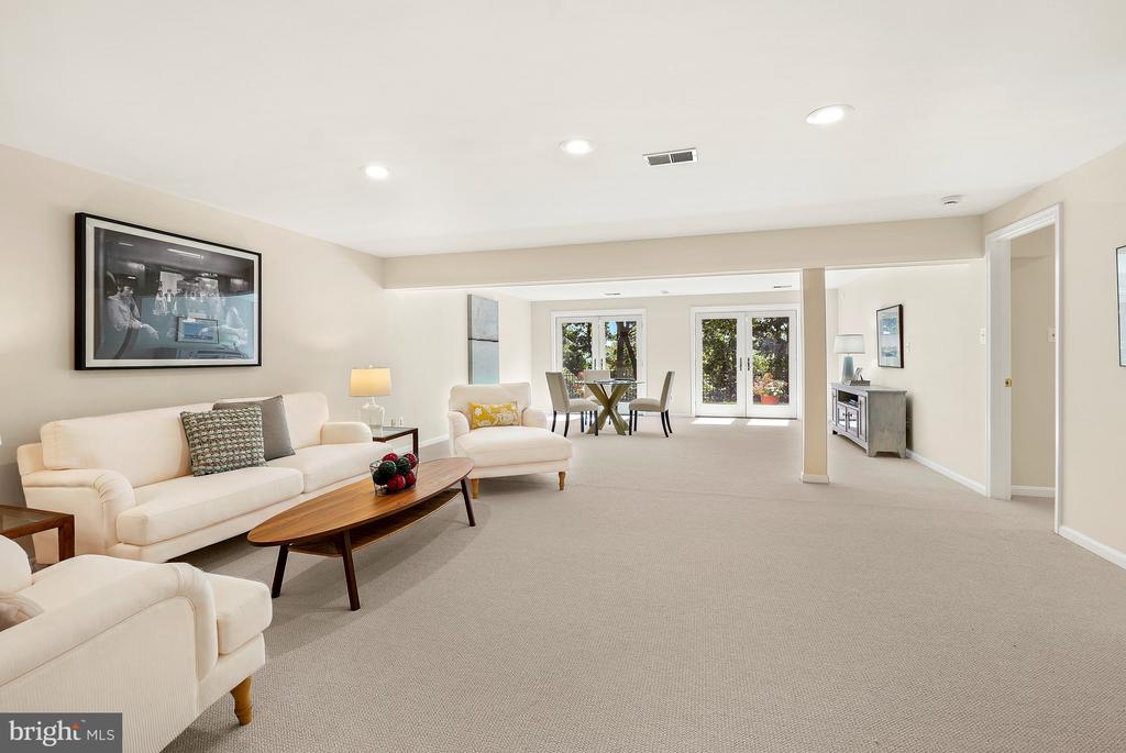 6700 BONAVENTURE COURT
