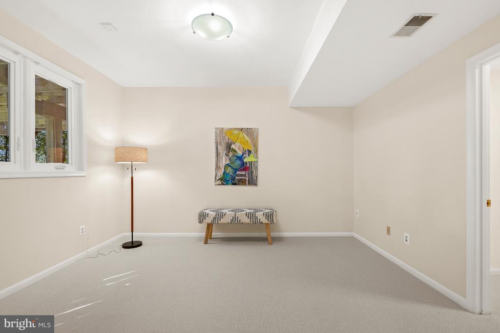 6700 BONAVENTURE COURT