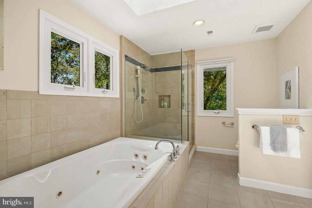 6700 BONAVENTURE COURT