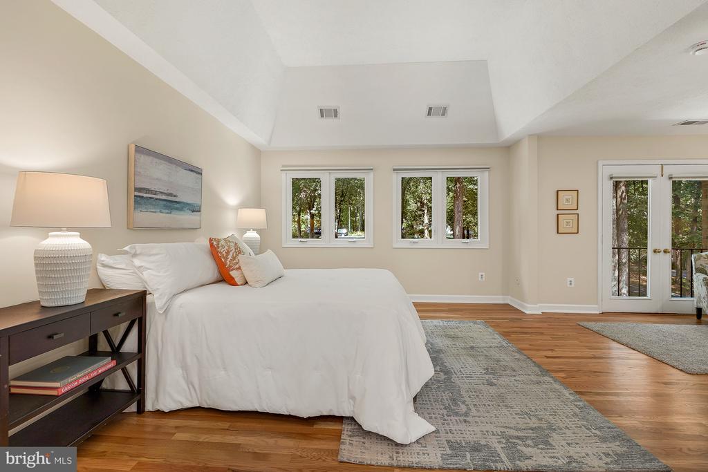 6700 BONAVENTURE COURT