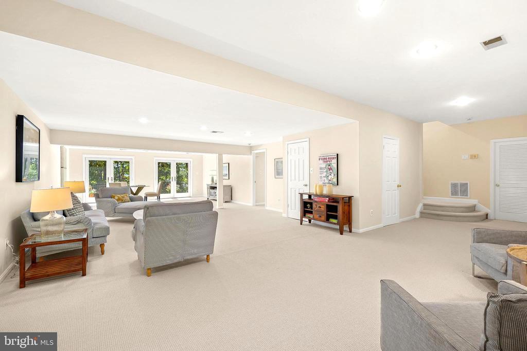6700 BONAVENTURE COURT