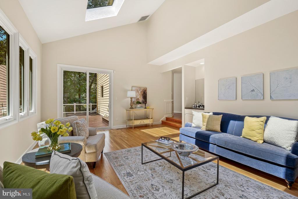 6700 BONAVENTURE COURT
