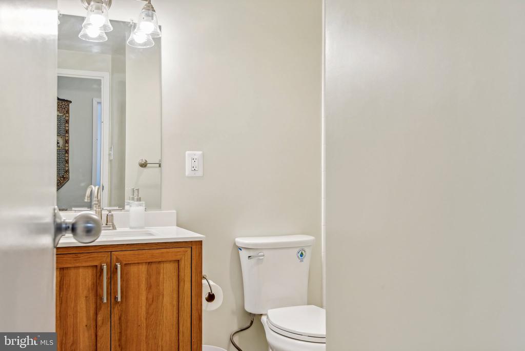 4141 N HENDERSON ROAD 221