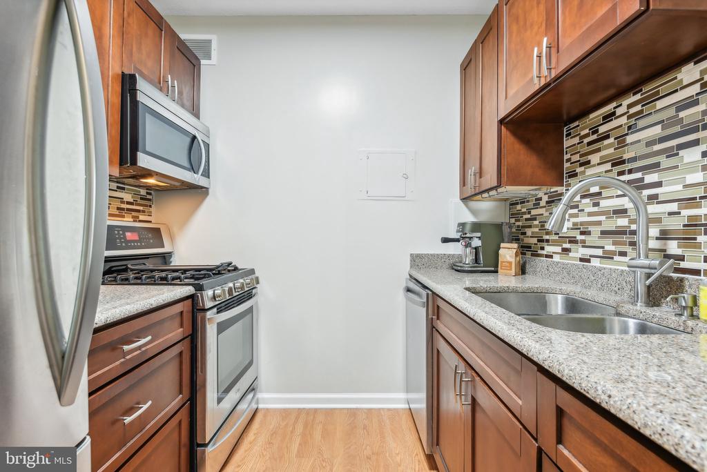 4141 N HENDERSON ROAD 221