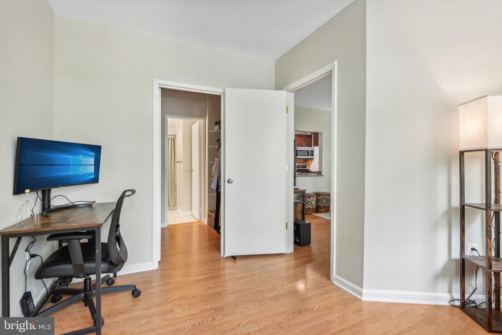 4141 N HENDERSON ROAD 221